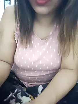 Snapshot of Tanha18 chatting on February 10, 2026, 5:28 pm Tanha18 online show from February 10, 2026, 5:28 pm