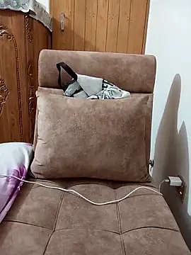 Tanha18 online show from March 5, 2026, 2:46 pm