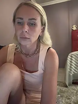 ElenabonyX online show from October 22, 2025, 5:24 pm