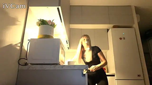 Snapshot of Biryanna chatting on February 17, 2026, 9:54 pm Biryanna online show from February 17, 2026, 9:54 pm