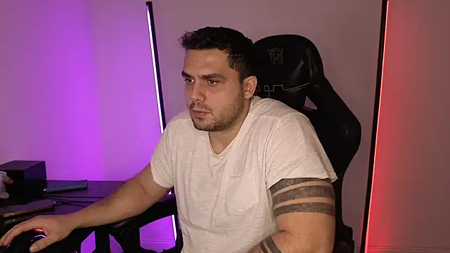 Danielbateson online show from January 11, 2026, 1:05 pm