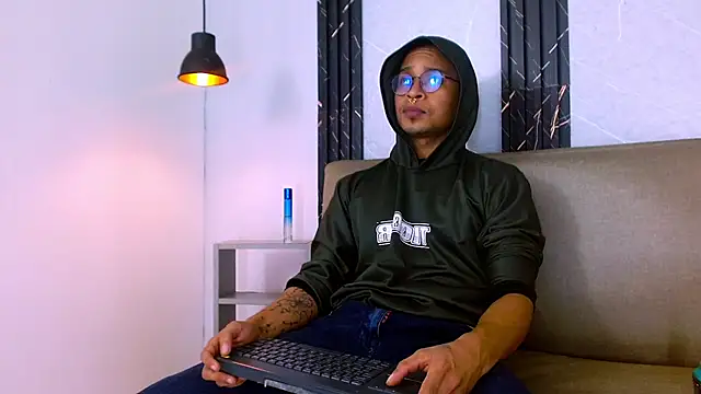 Jayden Morris online show from December 5, 2025, 4:03 pm