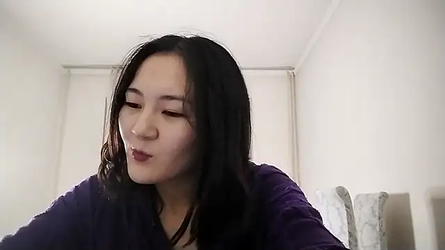 Lyndasilk online show from November 16, 2025, 2:11 pm