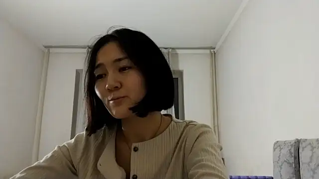 Lyndasilk online show from November 27, 2025, 3:36 pm