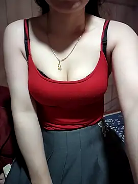 Snapshot of LeanaLy chatting on November 16, 2025, 12:38 am LeanaLy online show from November 16, 2025, 12:38 am