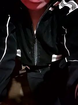 Snapshot of LeanaLy chatting on December 16, 2025, 12:32 pm LeanaLy online show from December 16, 2025, 12:32 pm