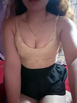 Snapshot of LeanaLy chatting on December 22, 2025, 1:30 pm LeanaLy online show from December 22, 2025, 1:30 pm