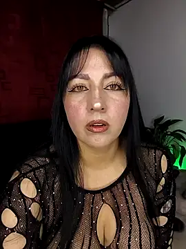 kitten25-hott online show from October 25, 2025, 1:35 am