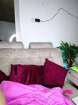 kitten25-hott online show from October 31, 2025, 1:50 am