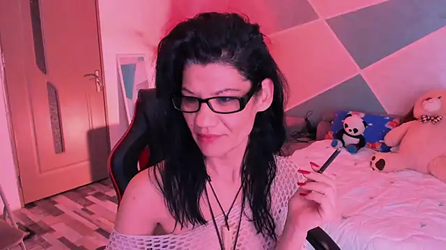 Snapshot of SweetSin40 chatting on May 3, 2026, 8:26 pm SweetSin40 online show from May 3, 2026, 8:26 pm