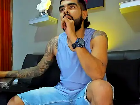 black kameron  online show from November 10, 2025, 9:03 pm