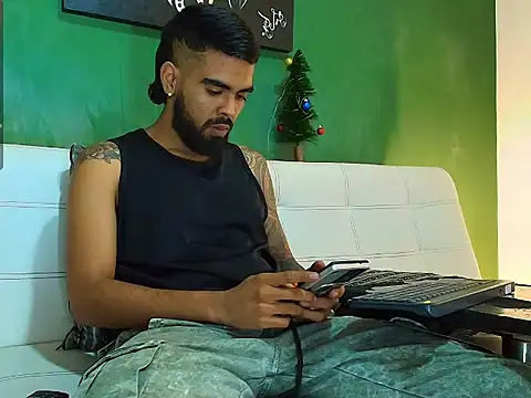 black kameron  online show from November 26, 2025, 2:12 am