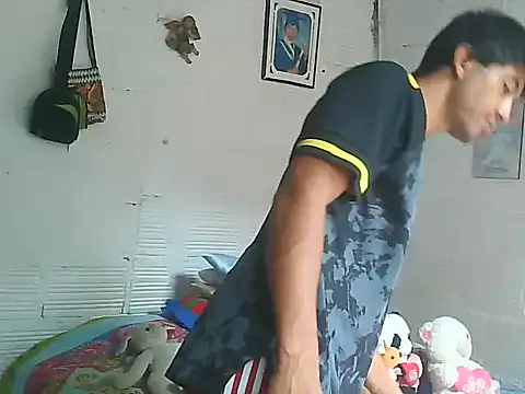 Snapshot of horny_latin_couple1 chatting on October 17, 2025, 2:19 pm horny latin couple1 online show from October 17, 2025, 2:19 pm