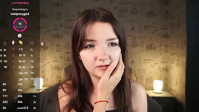  Cute World  online show from October 22, 2025, 9:58 pm