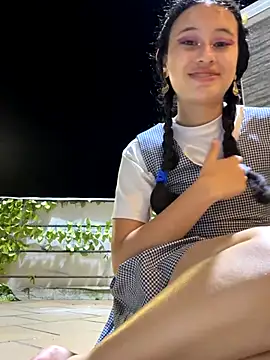 l0lita sweet online show from December 4, 2025, 1:15 am