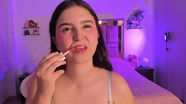 MIACUTEE  online show from March 7, 2026, 10:29 pm