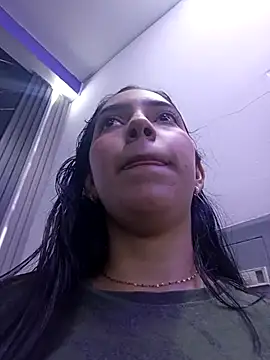 estrellitacarinosa06 online show from April 1, 2026, 10:40 pm