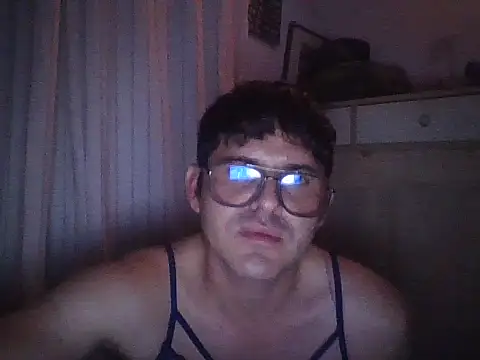 Snapshot of Dariusbi chatting on November 15, 2025, 3:04 am Dariusbi online show from November 15, 2025, 3:04 am