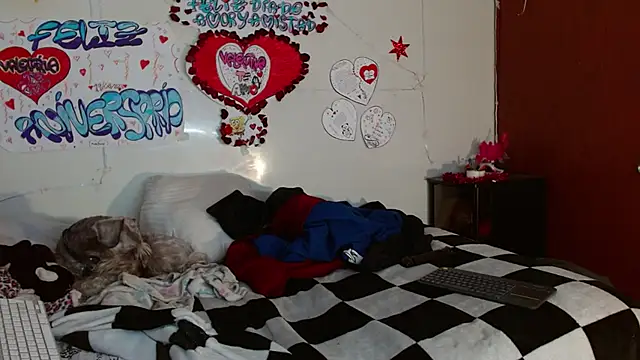 picante70  online show from December 16, 2025, 11:04 am