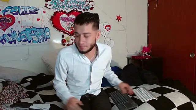 picante70  online show from December 18, 2025, 12:11 pm