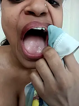 Snapshot of Zoya-Baby1 chatting on November 9, 2025, 6:33 am Zoya-Baby1 online show from November 9, 2025, 6:33 am