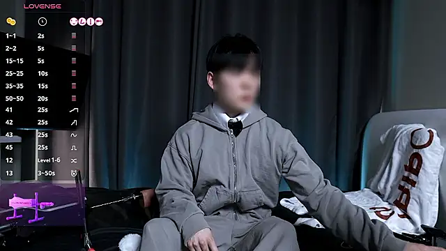 koreanboy2341 online show from March 18, 2026, 2:09 pm