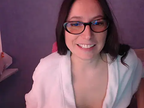 Snapshot of LuckyLisa23 chatting on May 7, 2026, 9:42 pm LuckyLisa23 online show from May 7, 2026, 9:42 pm