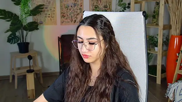 RebeckaThornton online show from November 28, 2025, 9:45 am