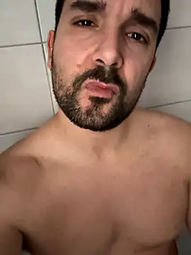 ReDiBastoni90 online show from October 25, 2025, 9:06 am