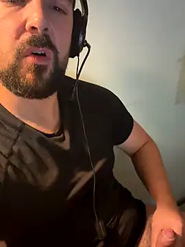 ReDiBastoni90 online show from December 4, 2025, 8:12 am