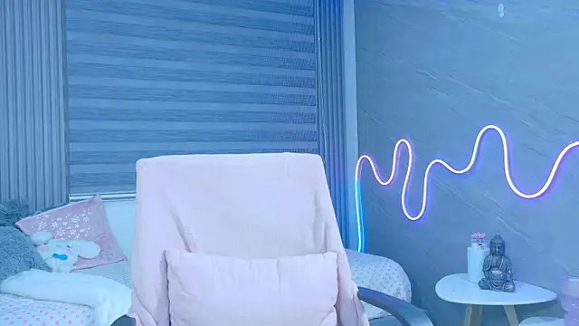 Naaomi cute online show from October 25, 2025, 8:55 am