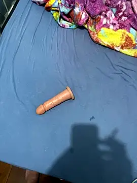 Cdzinha011 online show from November 20, 2025, 5:12 pm