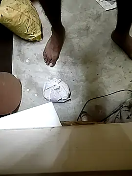 Snapshot of laand__765 chatting on March 3, 2026, 8:37 pm laand 765 online show from March 3, 2026, 8:37 pm