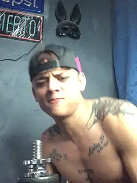 Snapshot of Cute_curious chatting on October 15, 2025, 9:04 pm Cute curious online show from October 15, 2025, 9:04 pm