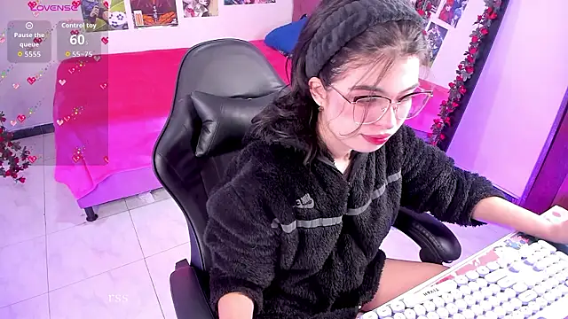 selina lovers  online show from March 9, 2026, 4:27 am