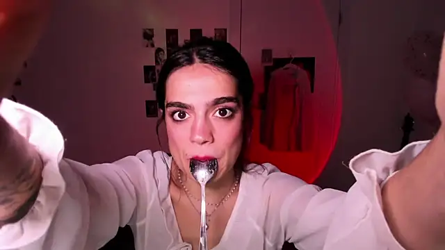 nightfloatt online show from November 3, 2025, 8:43 pm