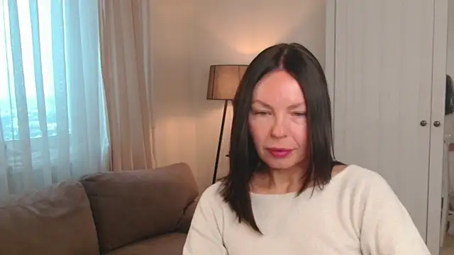 LittleNicolee online show from January 6, 2026, 9:13 am