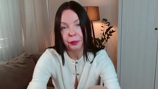 LittleNicolee online show from February 9, 2026, 12:31 pm