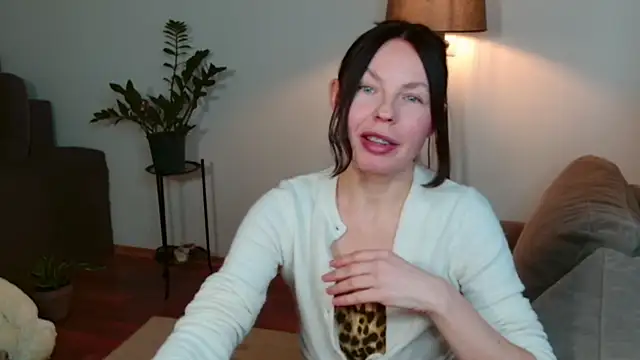 LittleNicolee online show from March 2, 2026, 3:19 pm