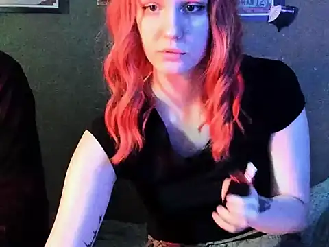 Snapshot of Skirklove chatting on October 15, 2025, 8:25 am Skirklove online show from October 15, 2025, 8:25 am