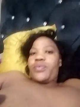 CaramelBoootie online show from November 11, 2025, 7:47 pm