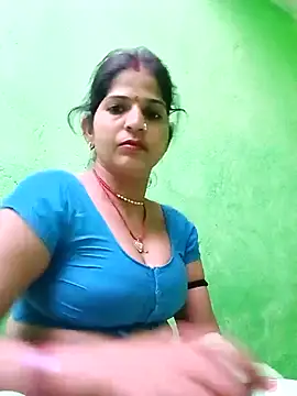 Karishma cute online show from October 19, 2025, 12:17 pm