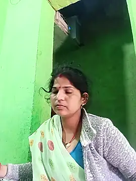 Karishma cute online show from January 13, 2026, 6:51 am