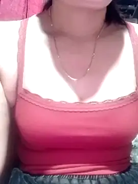 YiyinLy online show from March 2, 2026, 9:21 pm