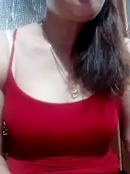 YiyinLy online show from March 23, 2026, 2:10 pm