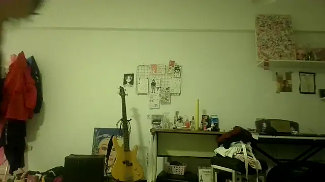 miapink33 online show from December 15, 2025, 11:53 pm