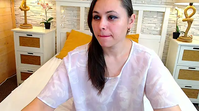 Soft Lilly online show from November 25, 2025, 6:13 am