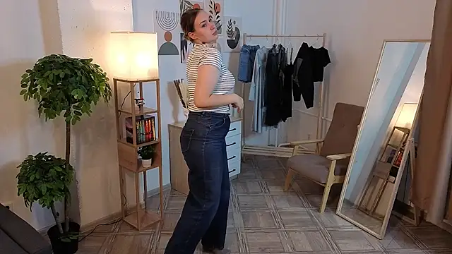 ClarePratillo online show from October 21, 2025, 11:22 am