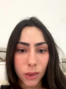 Baby Mia pires online show from October 13, 2025, 5:46 pm