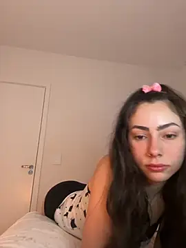 Baby Mia pires online show from November 22, 2025, 1:15 am